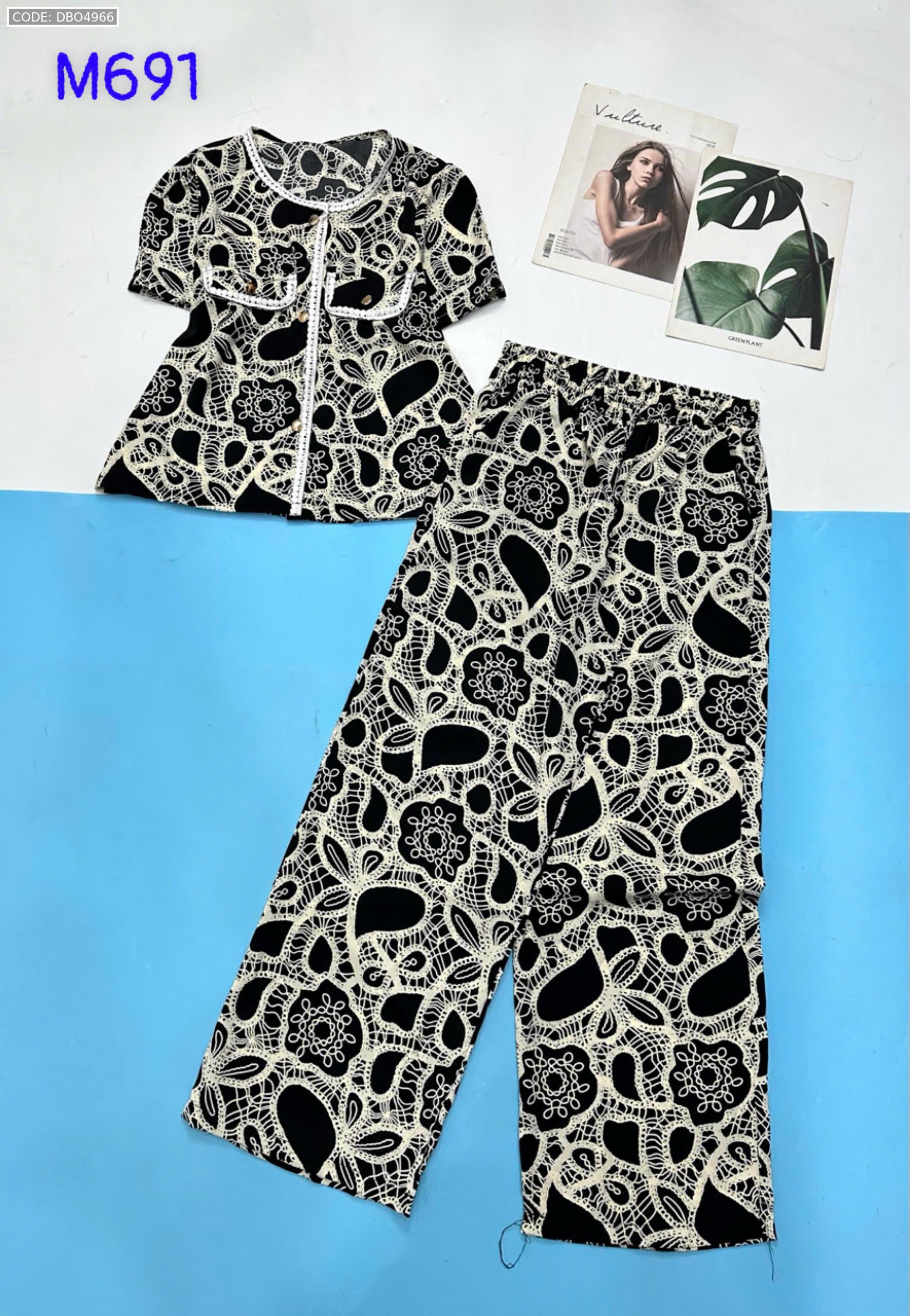 Đồ bộ mango áo tay ngắn may 2 túi trước kiểu xinh Đồ bộ mango áo tay ngắn may 2 túi trước kiểu xinh - DBO4966