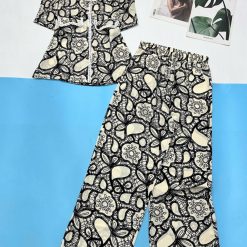 Đồ bộ mango áo tay ngắn may 2 túi trước kiểu xinh Đồ bộ mango áo tay ngắn may 2 túi trước kiểu xinh - DBO4966