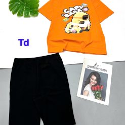 Đồ bộ quần lửng đen áo tay ngắn in hình gấu capybara - DBO5000