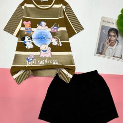 Đồ bộ quần đùi đen áo tay ngắn sọc nhiều hình - DBO5026