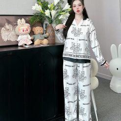 đồ bộ quần dài áo tay dài vải latin hình labubu - DBO5028