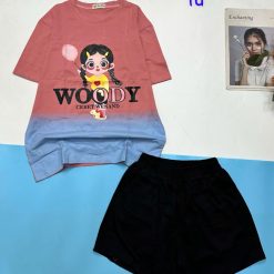 Đồ bộ quần đùi áo tay ngắn 2 màu in chữ WOODY - DBO5038