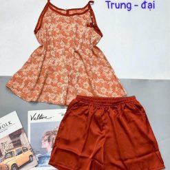 Đồ bộ gấm phối lụa mờ quần đùi trơn áo yếm 2 dây có nút trung - DBO5061