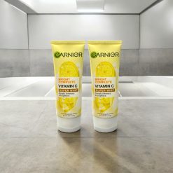 Sữa Rửa Mặt Garnier Sạch Sâu Sáng Da Bright Complete Vitamin C Super Whip Deeply Cleanses & Brightens 100ml - 8994993009015