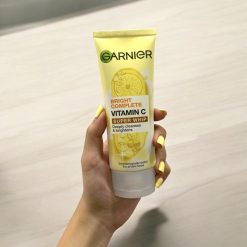Sữa Rửa Mặt Garnier Sạch Sâu Sáng Da Bright Complete Vitamin C Super Whip Deeply Cleanses & Brightens 100ml - 8994993009015