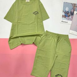 Đồ bộ quần lửng áo tay ngắn in chữ nhỏ - DBO5085