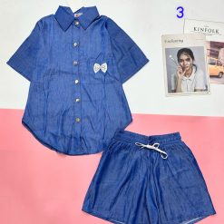 Đồ bộ quần đùi áo sơ mi tay ngắn jean in nơ trước túi áo - DBO5090