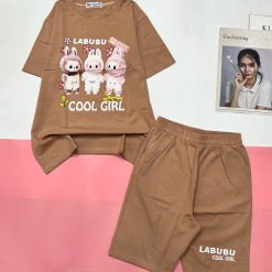 Đồ bộ quần lửng áo tay ngắn in LABUBU - DBO5093