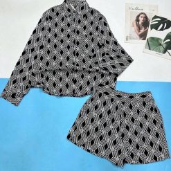Đồ bộ mango áo sơ mi tay dài quần đùi nhiều họa tiết - DBO5105