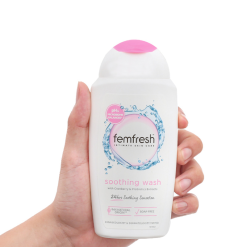 Dung Dịch Vệ Sinh Phụ Nữ Femfresh Soothing Wash Màu Hồng - Dành Cho Da Nhạy Cảm 250ml - 5010724525951