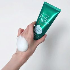 Sữa Rửa Mặt Senka Perfect Whip Chiết Xuất Rau Má Màu Xanh Lá Dịu Nhẹ Cho Da Nhạy Cảm 100g - 4550516707666