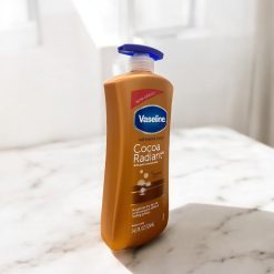Sữa Dưỡng Thể Vaseline Intensive Care Cocoa Radiant Màu Nâu 725ml - Hàng Xách Tay - 8901030912986