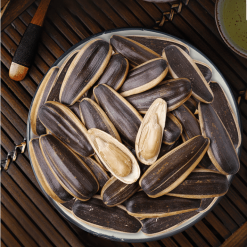 Set Hộp Mix Hạt 3 Vị (Hạt Dưa, Hạt Hướng Dương, Hạt Bí Trắng) Sun Khía 3 Ngăn 300G Hộp Quà Tết 2026 - HTVHSK300