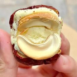 Táo Đỏ Kẹp Hạt Điều Túi Zip 300g - TDKHDTZ300