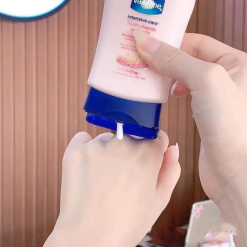 Kem Dưỡng Da Và Móng Tay Vaseline Thái Lan 85ml - 8851932143578
