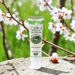 Sữa Rửa Mặt Tinh Chất Sữa Bò Thorakao 120g - 8934727025317