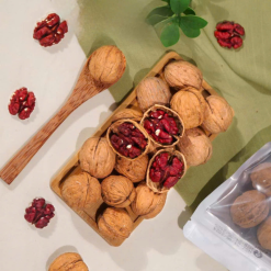 Quả Óc Chó Ruột Đỏ Tách Vỏ 230g - Hộp Tròn Nhỏ Hộp Quà Tết 2026 - QOCTVHTN230G