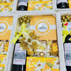 Hộp Quà Tết Chữ Nhật Rượu Vang Nho - Quà Tặng Tết - Quà Trang Trí Tết - QTTT23