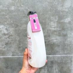 Sữa Tắm Charme Hương Lựu - Sữa Tắm Hương Nước Hoa Charme Pomegranate 1 Lít - 8936194694805