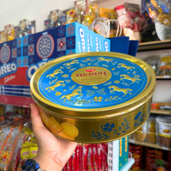 Bánh Quy Thập Cẩm RICHY MERRY Hộp Thiếc 334g (Xanh Dương/Đỏ) - Kèm Túi - 8936226200486