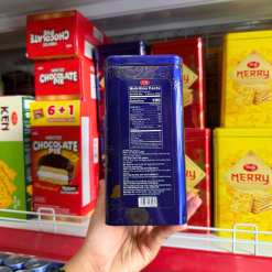 Bánh Quy Đường RICHY MERRY Thiếc Hình Trụ 156g (3 Màu Xanh Dương/ Vàng/ Đỏ) - 8938532962980
