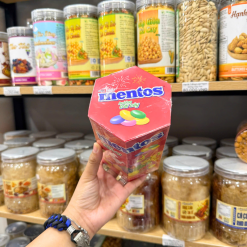 Kẹo Trái Cây Hỗn Hợp MENTOS Hộp Trụ TẾT 105,3g - 8935001718659