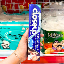 Kem Đánh Răng Sạch Khuẩn Closeup Thơm Mát Tinh Thể Băng Tuyết 180g - KDRCLOSEUP