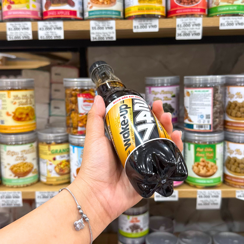 Bỏ sỉ 1 Chai Nước Tăng Lực Vị Cà Phê WAKE-UP 247 330ml Bỏ sỉ 1 Chai Nước Tăng Lực Vị Cà Phê WAKE-UP 247 330ml