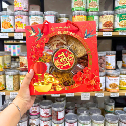 Hộp Qùa Tết Set Khô Lục Vị 2026 (Mực xé, khô gà lá chanh, khô tẩm vị heo, khô tẩm vị bò, chà bông xù) - SETKHO6VI