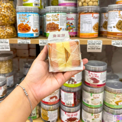 3 Cái Bánh Bông Lan Tam Giác CHUNSANJIAO Vị Dâu - Màu Hồng - BBLTGCVD03