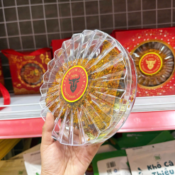 Khô Bò Miếng Úc Đầu Bò Vàng Đen 400g Mẫu Mới - Hộp Quà Tết - KBMUDBVD400G