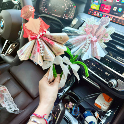 Hoa Gài Tiền - Hoa Gắn Tiền - Hoa Đựng Cô Gái Trong Suốt - Ngẫu Nhiên - HGT03