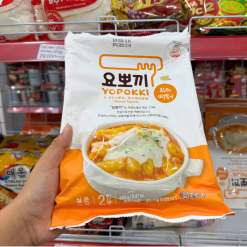 Bánh Gạo Ăn Liền Yopokki Vị Phô Mai 240g - 8809054409348