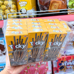 Bánh Que Đũa Phủ Gấp Đôi Socola Ticky Uni Firms Lốc 13 Hộp - Màu Vàng - 8858694610836