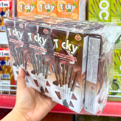 Bánh Que Đũa Phủ Socola Sữa Ticky Uni Firms Lốc 13 Hộp - Màu Nâu Trắng - 8858694610287