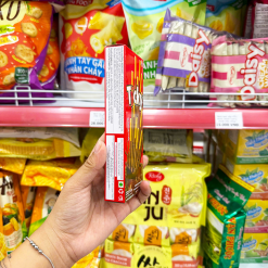 Bánh Que Đũa Phủ Socola Ticky Uni Firms - Màu Đỏ - 8858694610072LE