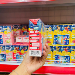 Sữa Dinh Dưỡng Trái Cây KUN Hương Dâu Lốc 4 Hộp - (180ml/Hộp) - 8936025773174