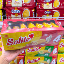 Bánh Bông Lan Cuộn Solite Vị Dâu Hộp Giấy Lớn 396g - 8934680042895