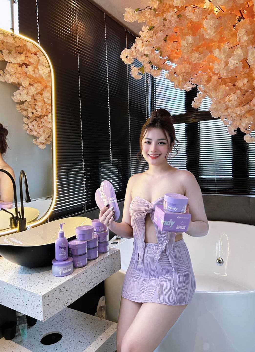 Combo Ԁưỡпɡ Trắng BоԀу Trendy Meea Premium Organic Nhất dáng nhì da trắng xinh cùng combo dưỡng trăng nhà Mee Combo Ԁưỡпɡ Trắng BоԀу Trendy Meea Premium Organic Nhất dáng nhì da trắng xinh cùng combo dưỡng trăng nhà Mee