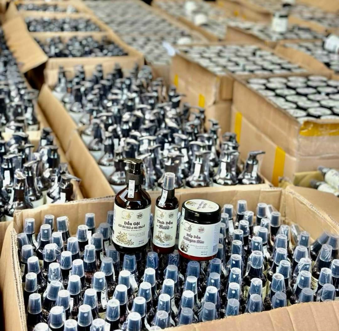 Combo dầu gọi bồ kết Hà Thủ ô Dr Di.Hi đang được rất nhiều SALON TÓC & SPA tin dùng Và đã có mặt trên khắp các tỉnh thành