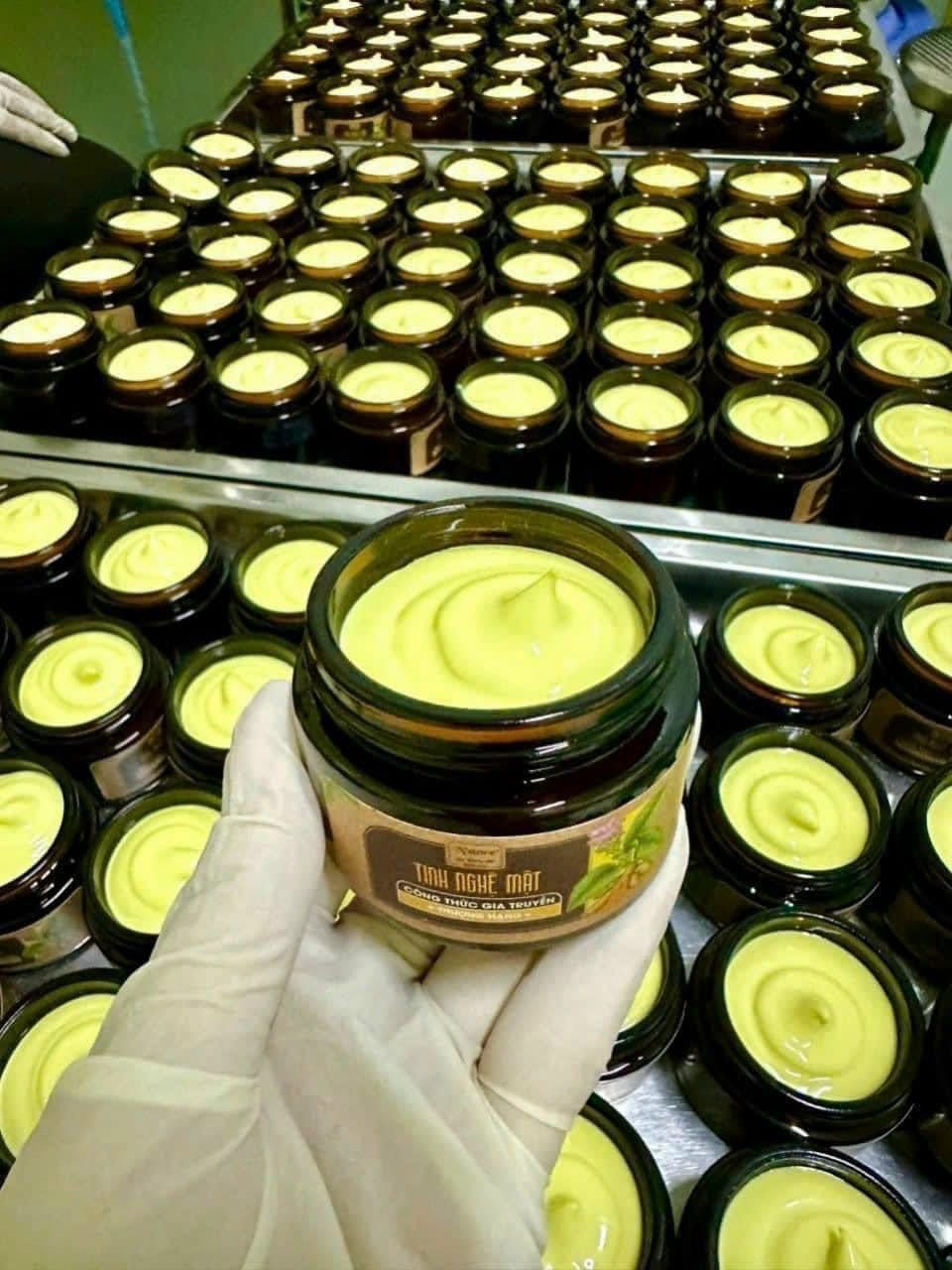 Tinh Nghệ Mật Nstore By Thanh Nhi có các thành phần được chọn lọc kĩ càng từ thiên nhiên 100% Tinh Nghệ Mật Nstore By Thanh Nhi có các thành phần được chọn lọc kĩ càng từ thiên nhiên 100%