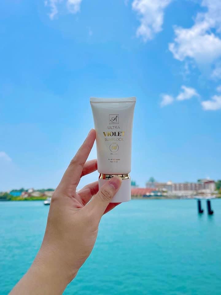 Bảo Vệ Làn Da với Kem Chống Nắng Violet Sunblock: Sự Kết Hợp Hoàn Hảo giữa Bảo Vệ và Chăm Sóc Da Bảo Vệ Làn Da với Kem Chống Nắng Violet Sunblock: Sự Kết Hợp Hoàn Hảo giữa Bảo Vệ và Chăm Sóc Da