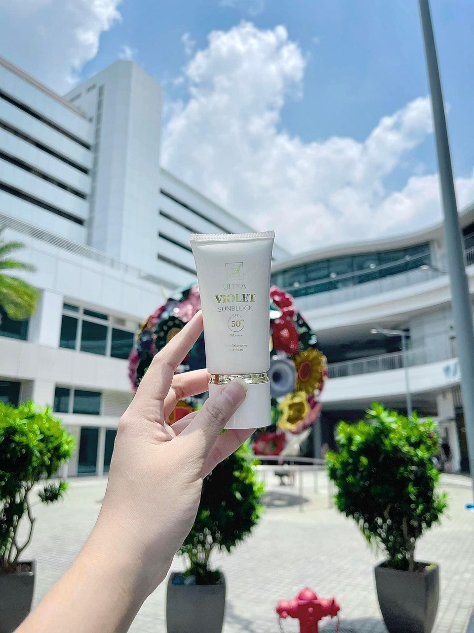 Bảo Vệ Làn Da với Kem Chống Nắng Violet Sunblock: Sự Kết Hợp Hoàn Hảo giữa Bảo Vệ và Chăm Sóc Da Bảo Vệ Làn Da với Kem Chống Nắng Violet Sunblock: Sự Kết Hợp Hoàn Hảo giữa Bảo Vệ và Chăm Sóc Da