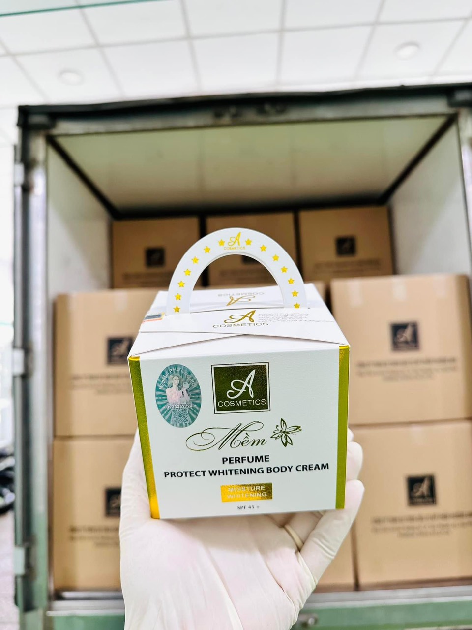 Trắng sáng Body sau 7 ngày với Mềm của nhà Phương Anh Trắng sáng Body sau 7 ngày với Mềm của nhà Phương Anh