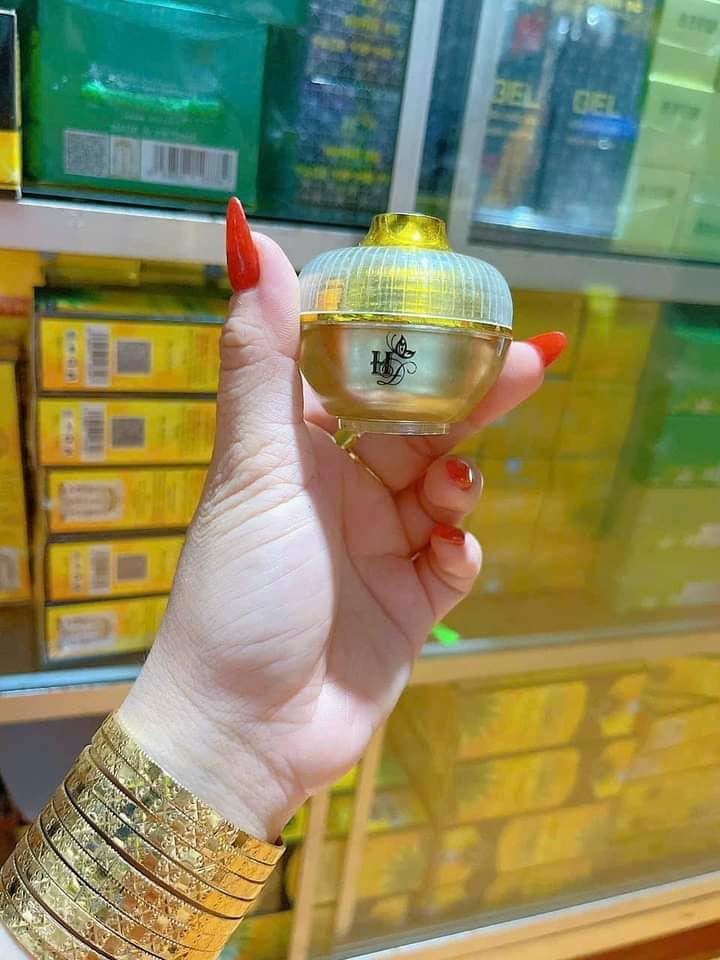 Kem Face Chuyên Mụn Trắng Da Huỳnh Đỗ Kem Face Chuyên Mụn Trắng Da Huỳnh Đỗ