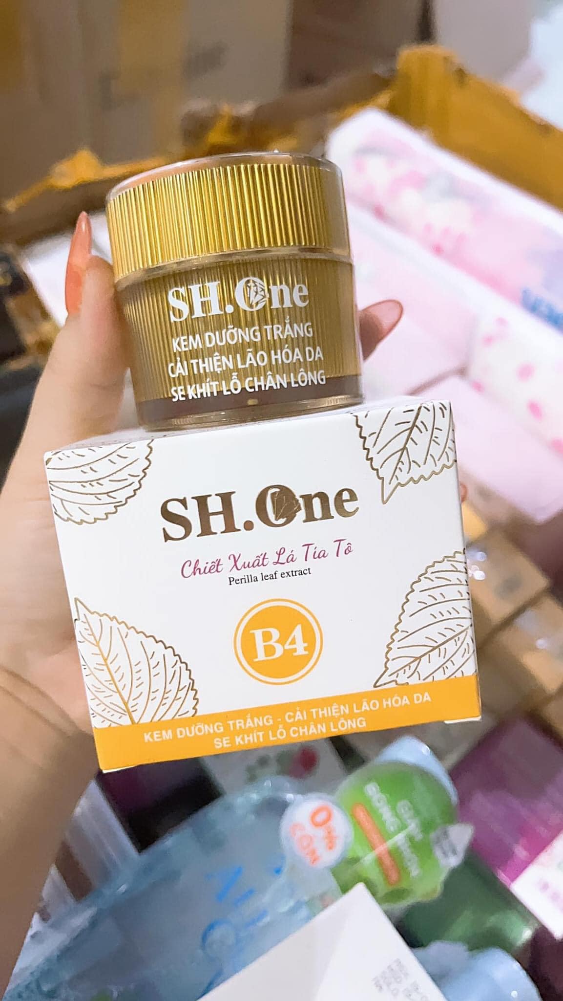 Kem Face Dưỡng Trắng Chống Lão Hoá B4 SH One Vàng Chiết Xuất Lá Tía Tô Kem Face Dưỡng Trắng Chống Lão Hoá B4 SH One Vàng Chiết Xuất Lá Tía Tô