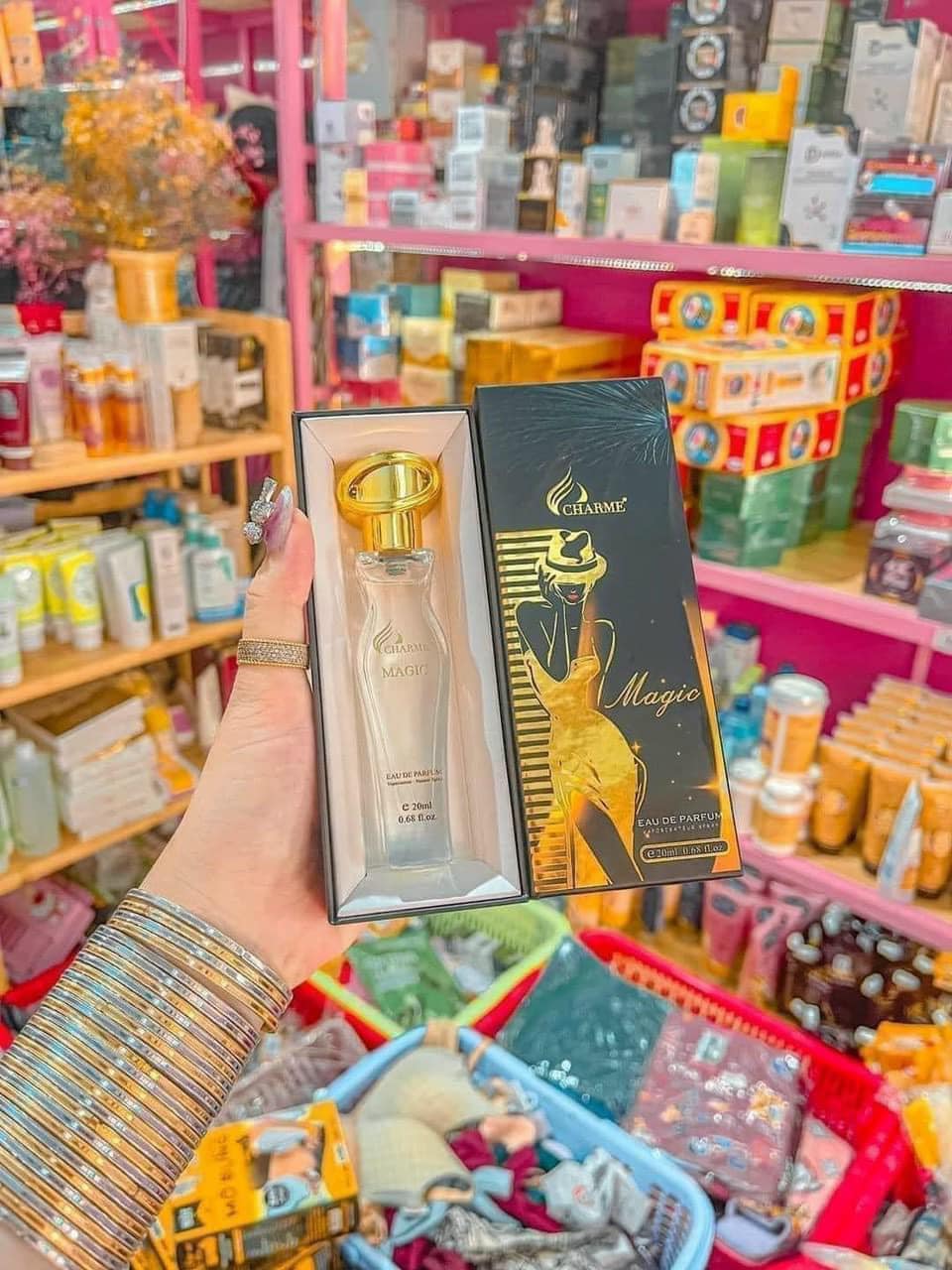 Nước Hoa Vùng Kín Charme Magic Đen hương thơm quyến rũ cho vùng kín Nước Hoa Vùng Kín Charme Magic Đen hương thơm quyến rũ cho vùng kín