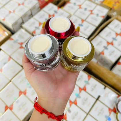 Kem Face SH One B6 Màu Đỏ Giảm Nám Trắng Da Kem Face SH One B6 Màu Đỏ Giảm Nám Trắng Da