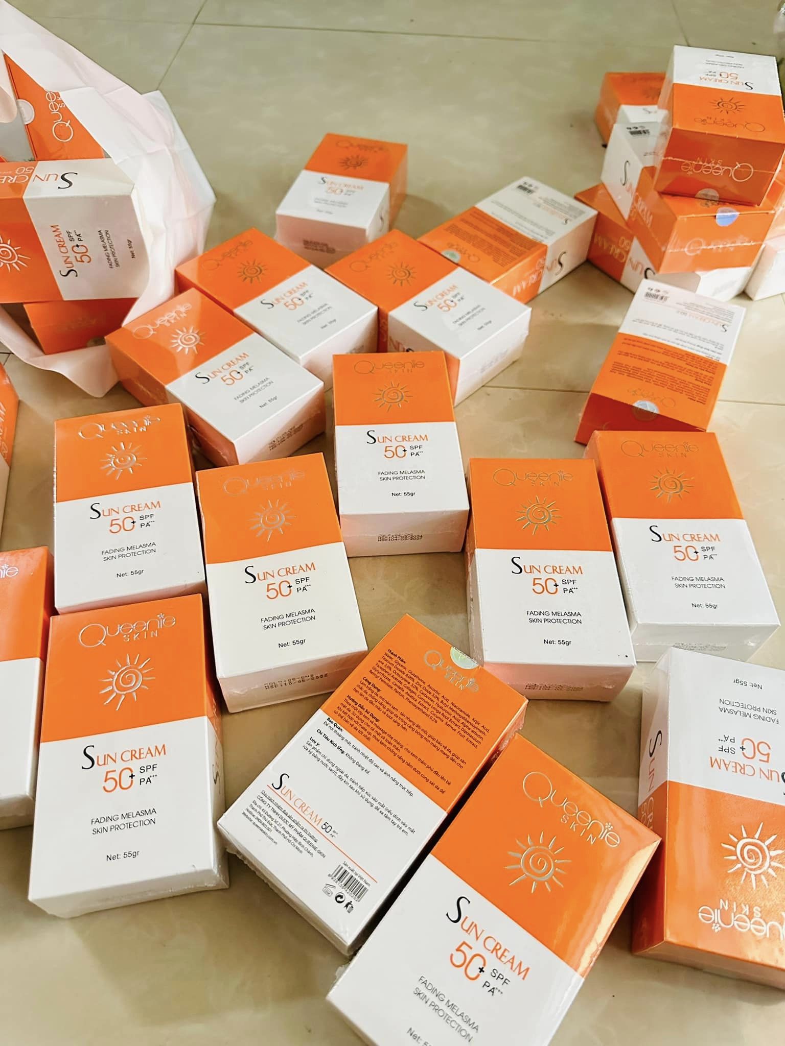 Chống nắng dưỡng trắng gọi tên kháng nắng Phổ Quang AC nhà Queeine Chống nắng dưỡng trắng gọi tên kháng nắng Phổ Quang AC nhà Queeine