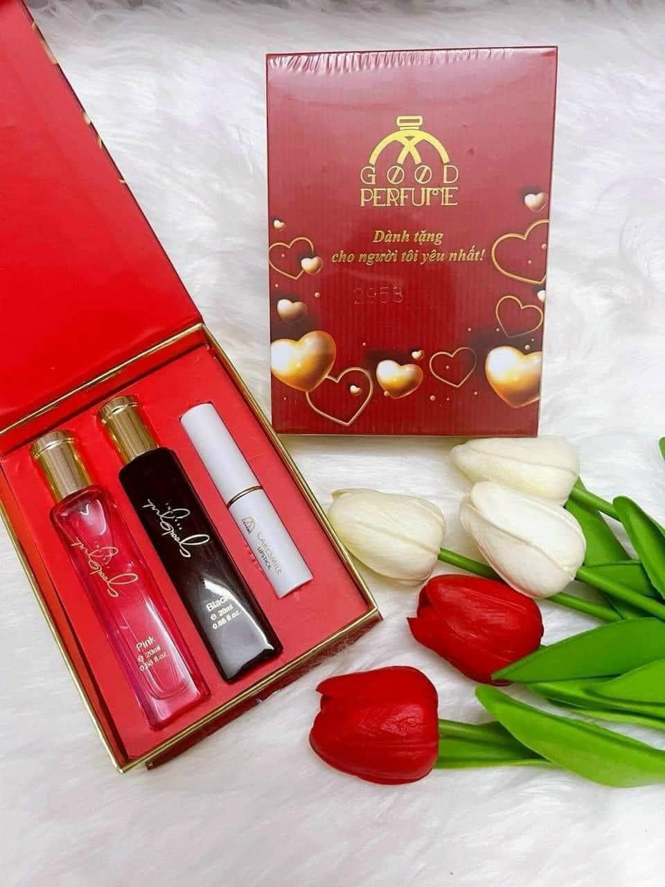 Set Nước Hoa Goodgirl Và Son Môi Cao Cấp Good Charme Với thiết kế chai thon nhỏ gọn tiện lợi và đầy tinh tế Set Nước Hoa Goodgirl Và Son Môi Cao Cấp Good Charme Với thiết kế chai thon nhỏ gọn tiện lợi và đầy tinh tế